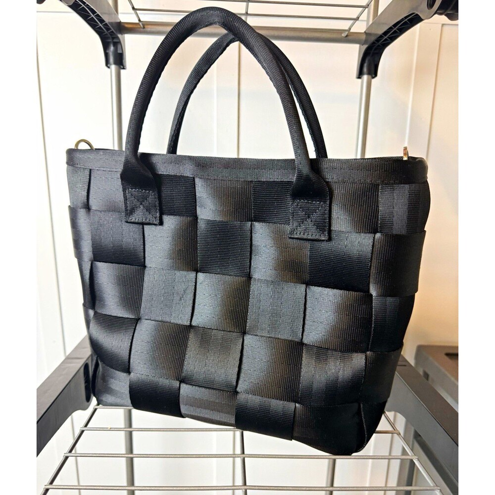 Harveys Original Seatbelt Bag Black Woven Tote Purse Zip Top Shoulder Bag